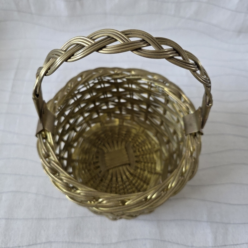 Vintage Brass Woven Metal Basket Decor Metal Moveable Handle 7.5x6.5x6.5" Heavy - Picture 2 of 7